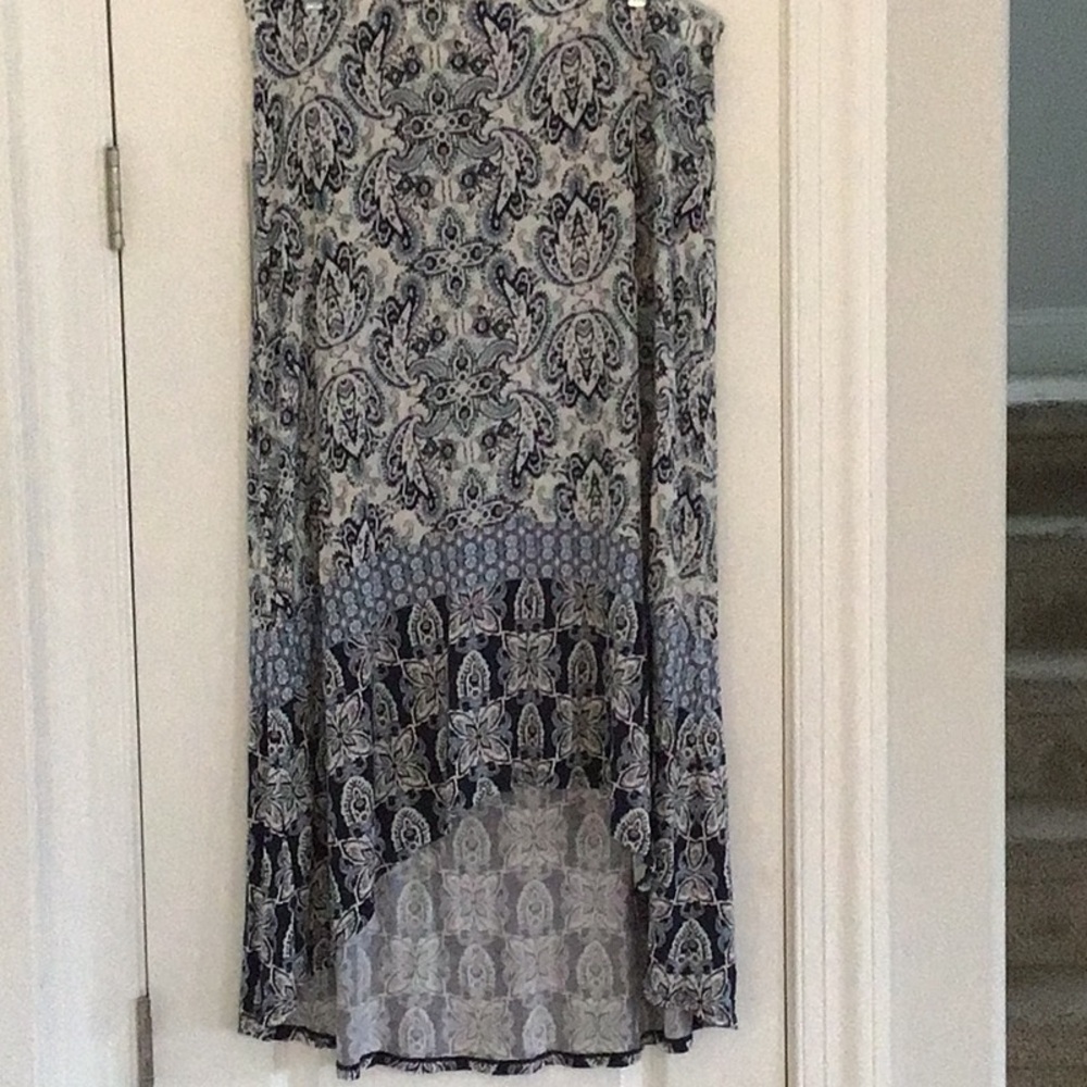 Tommy Bahama hi/low pull on skirt